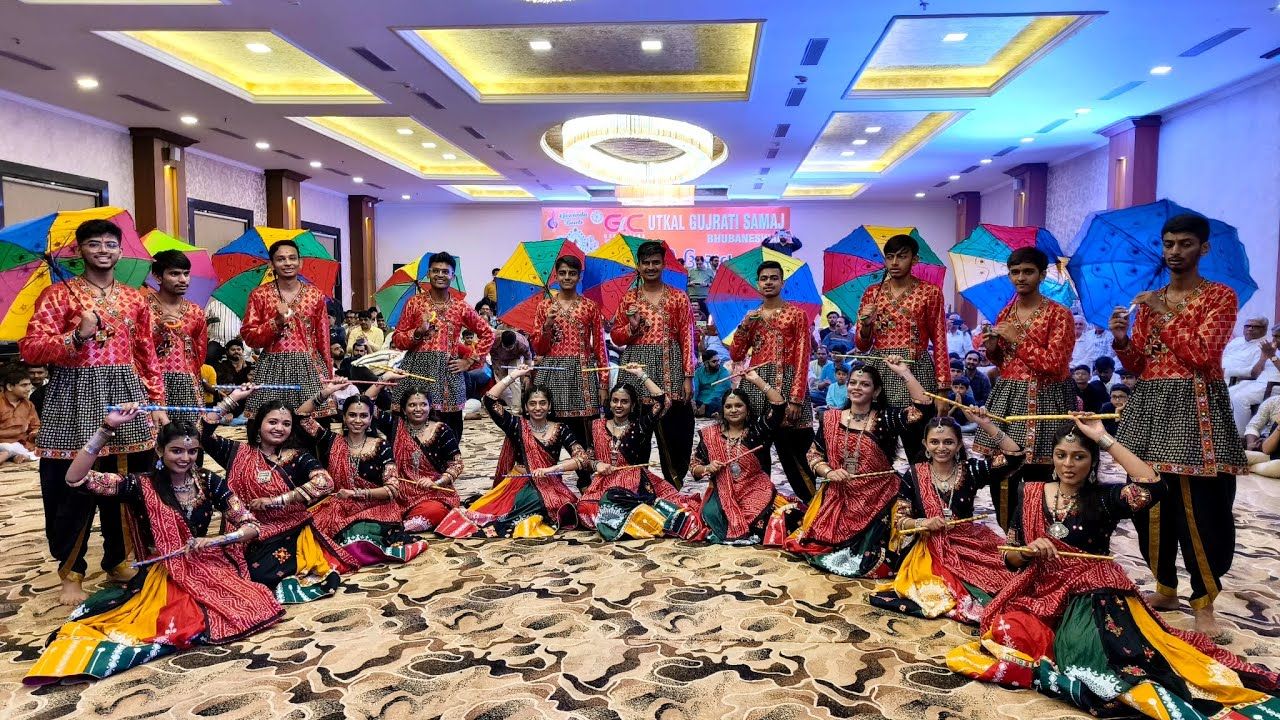 Garba performers at a Samaj Navratri event